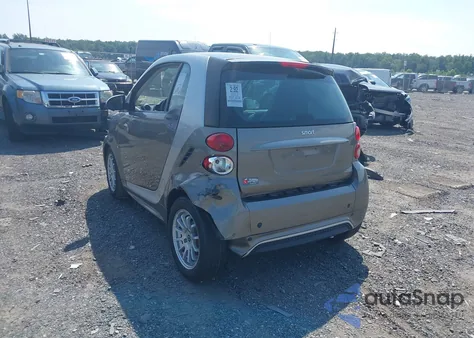 2013 Smart Fortwo Passion/Pure z USA, uszkodzony, nr VIN WMEEJ3BA7DK654709